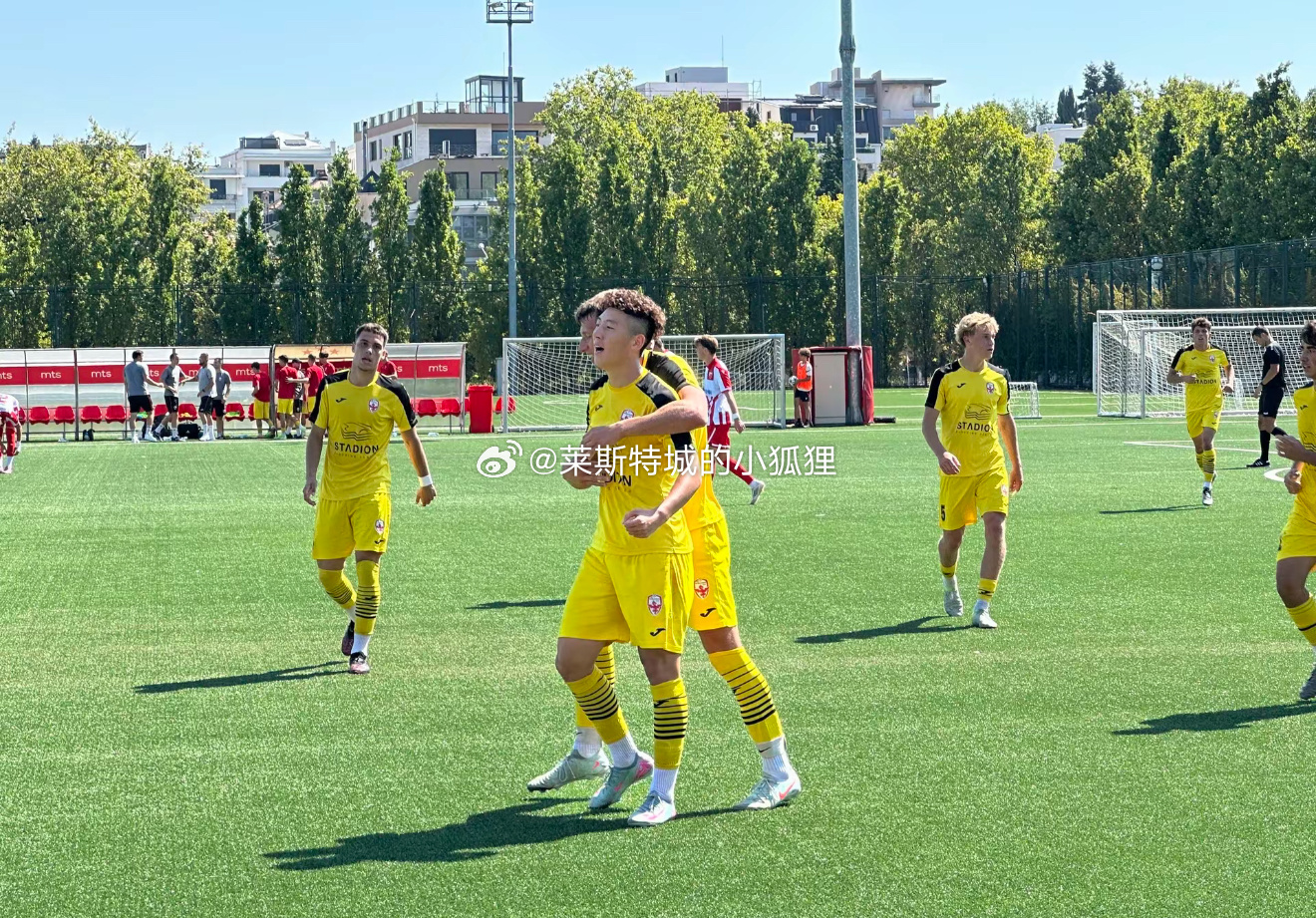 联赛首秀中, 帮助球队一